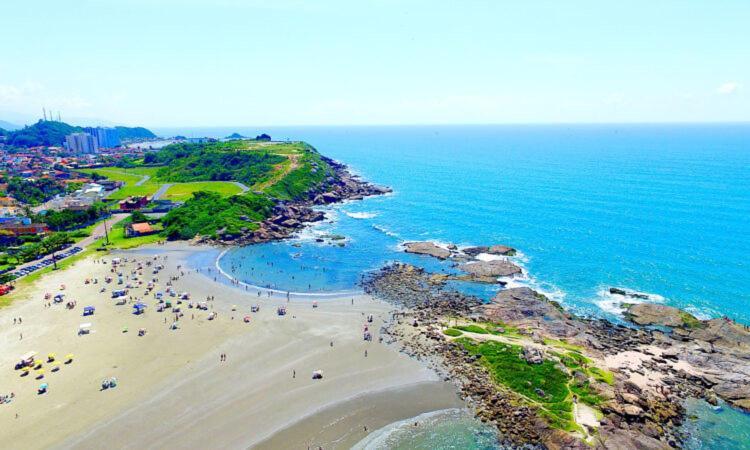 Casa Com Piscina , Churrasqueira, Wi-Fi, Em Rua De Areia A 1Km Da Praia, Bairro Sussegado, Proibido Uso De Som Extremamente Alto Ideal Para Descansar อิตันญาเอม ภายนอก รูปภาพ